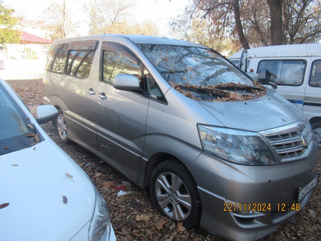 Toyota  Alphard