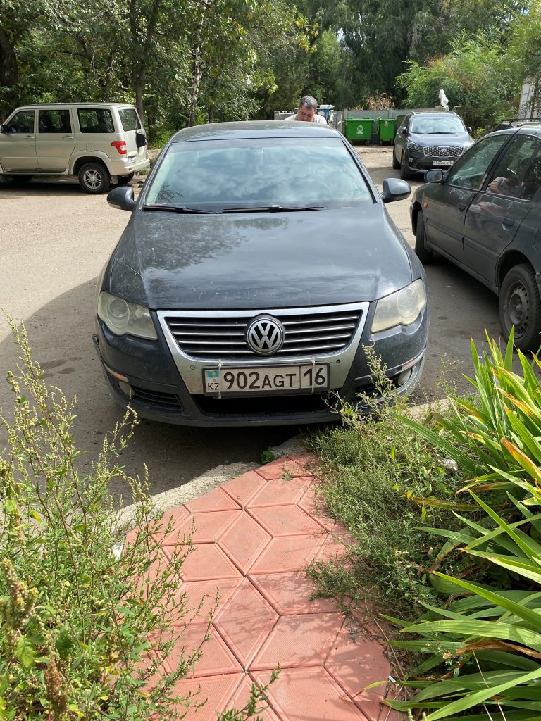 VOLKSWAGEN PASSAT