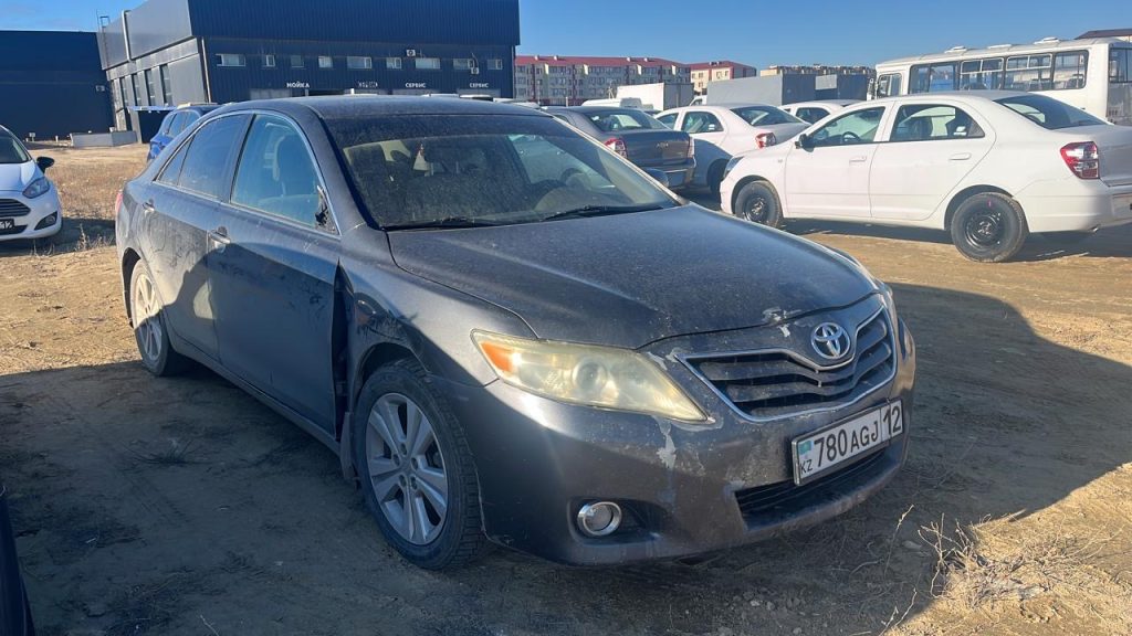 TOYOTA CAMRY